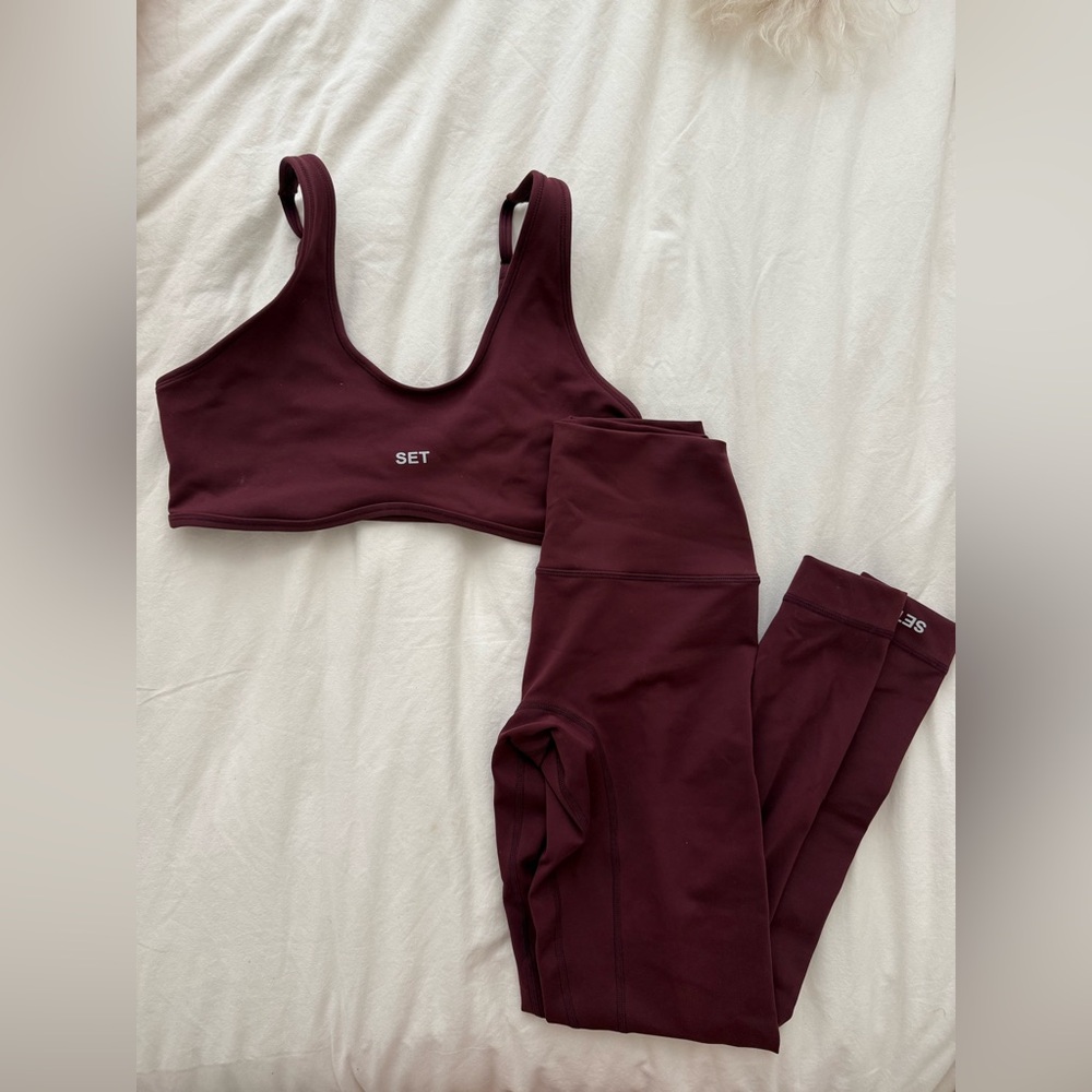 SET ACTIVE Luxform LUX STITCH bra + leggings in Ruby